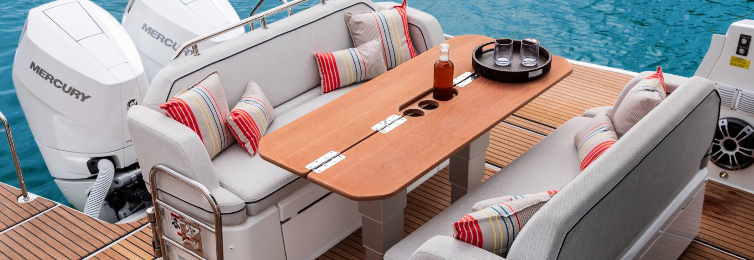 gran-turismo-35-boat-meet-slider-02